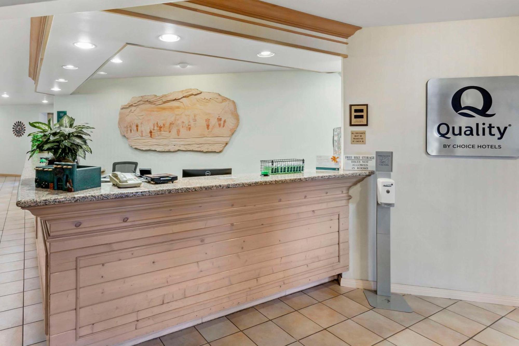Quality Suites Moab Near Arches National Park Exterior foto